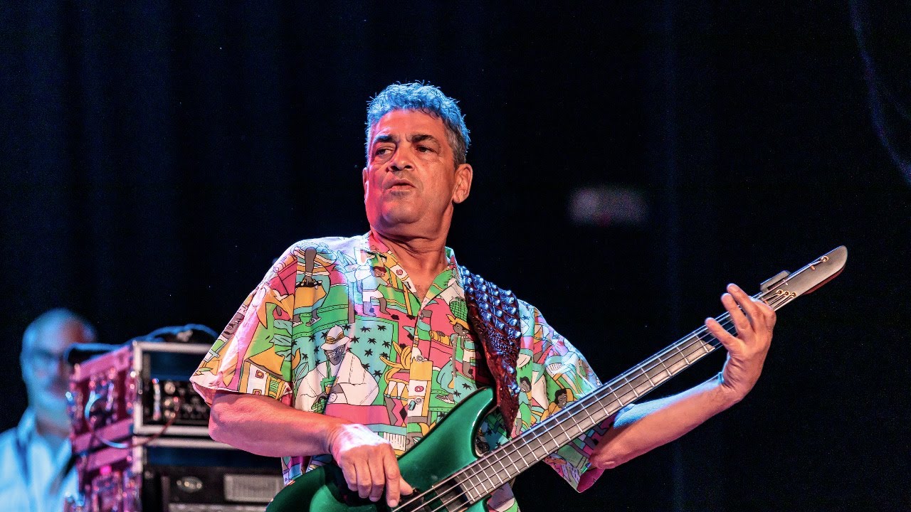 Let It Roll – Little Feat