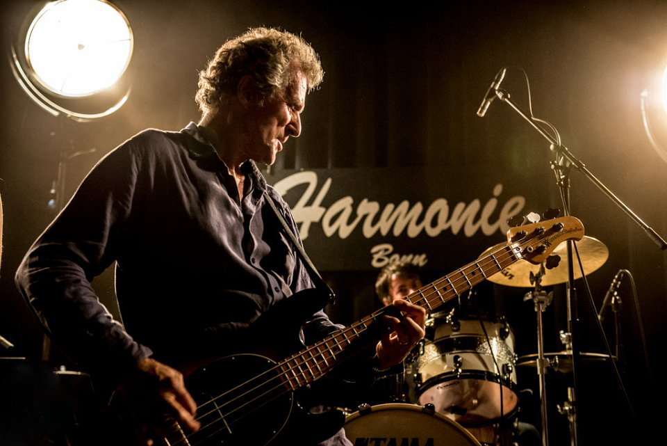 Down To The Waterline – Dire Straits